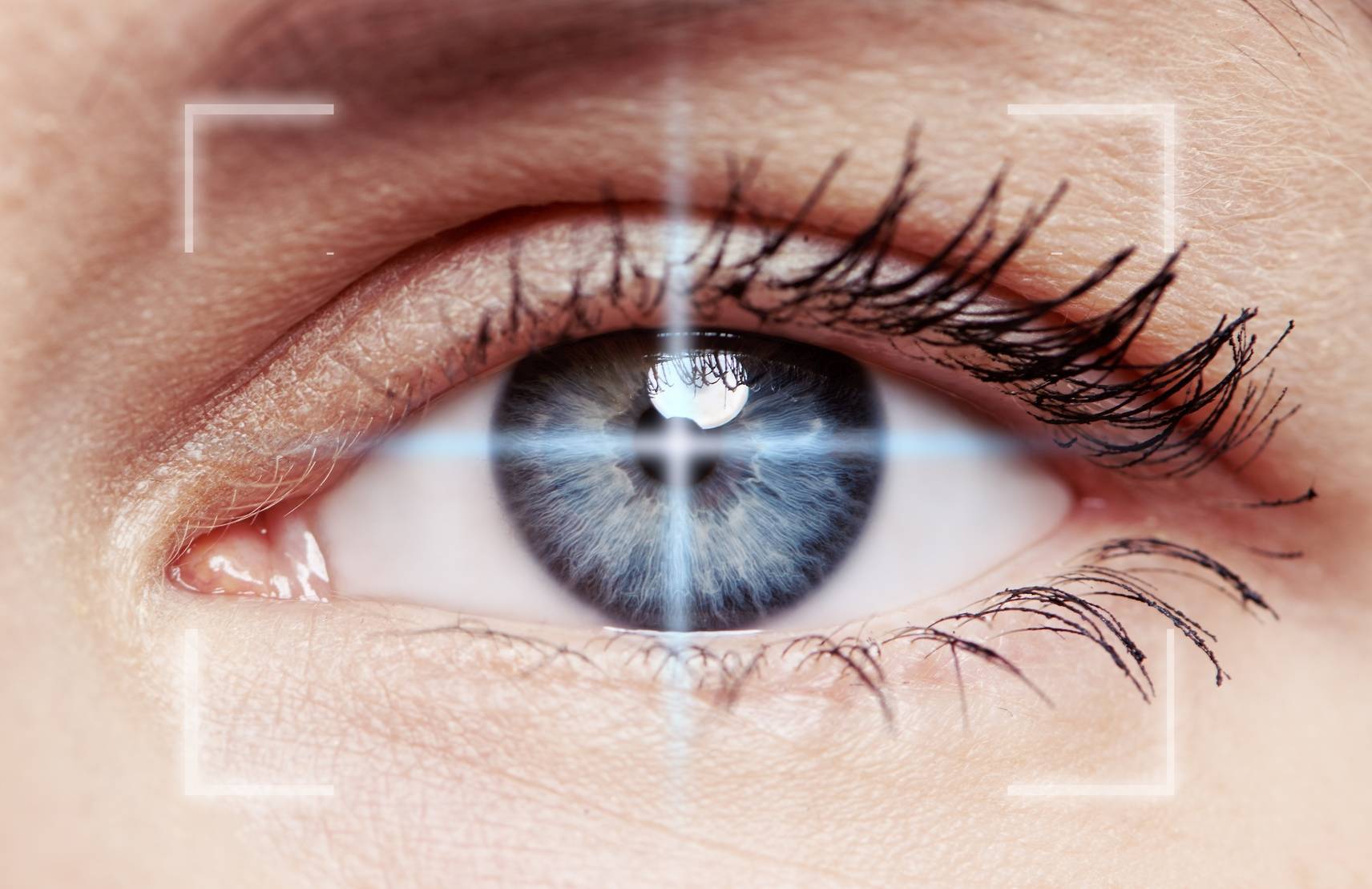 Irydologia - jakie choroby widać w oczach? Zbliżenie na ludzkie oko.