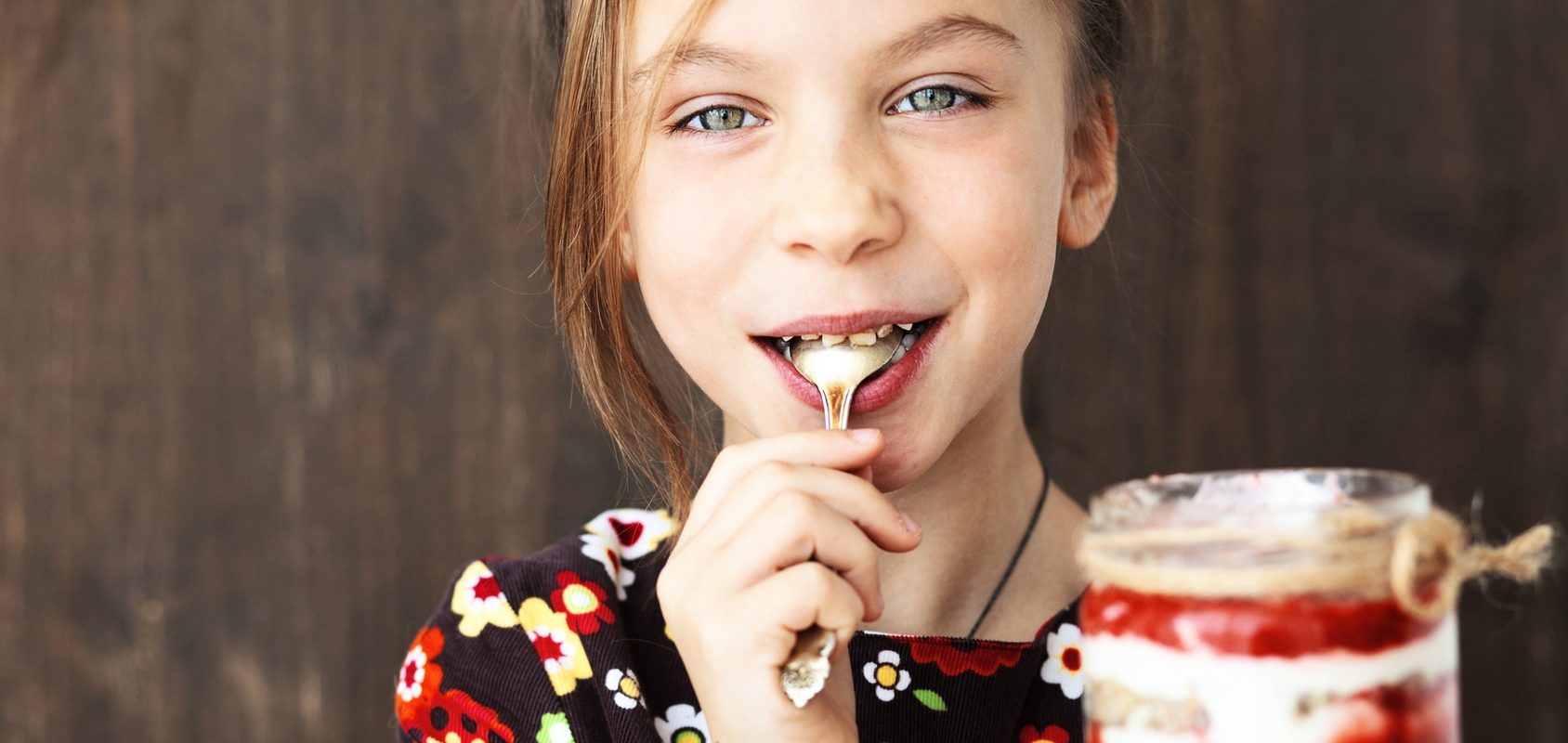 Przepisy na łatwe i zdrowe desery dla dzieci.