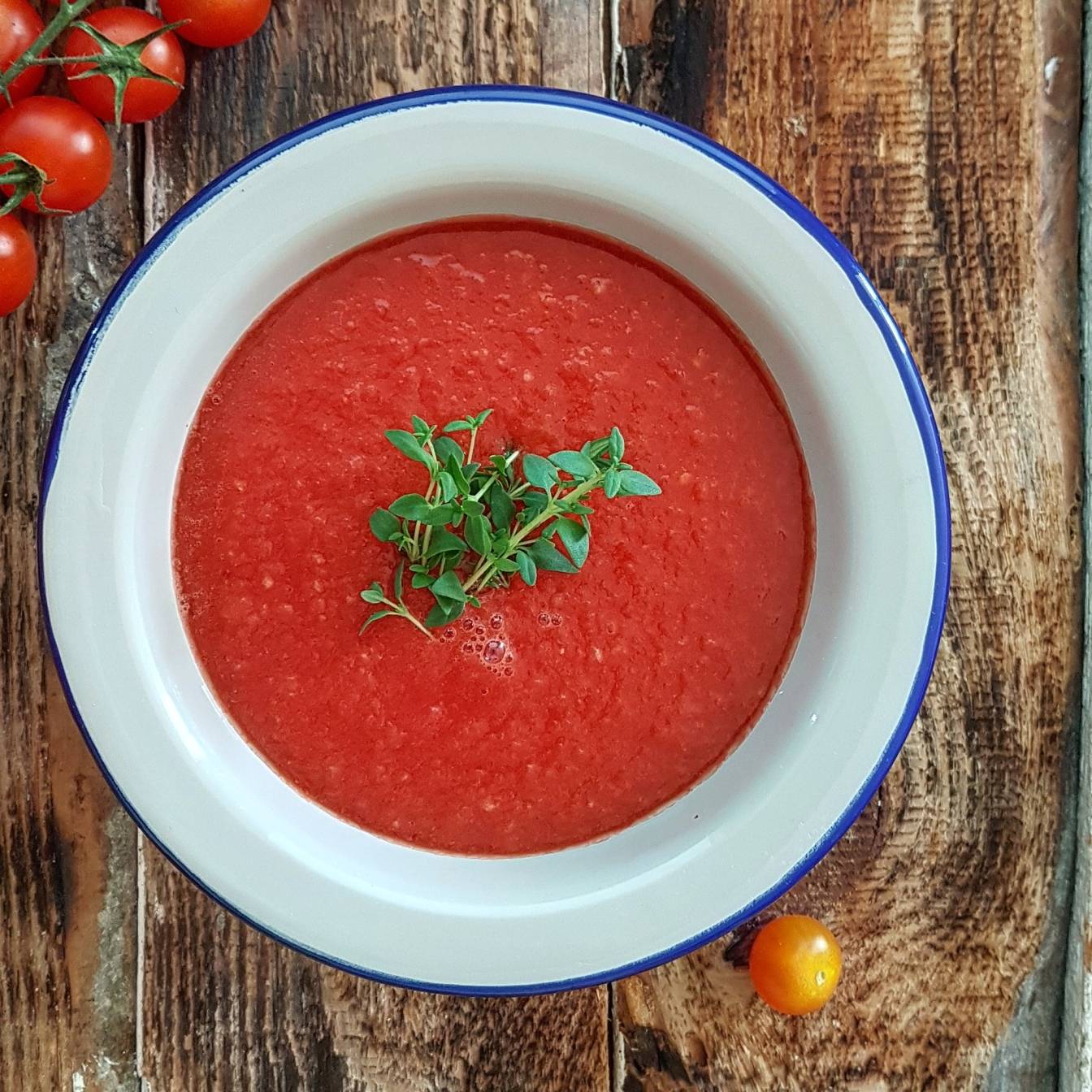 Przepis na andaluzyjskie gazpacho z pomidorów i arbuza.