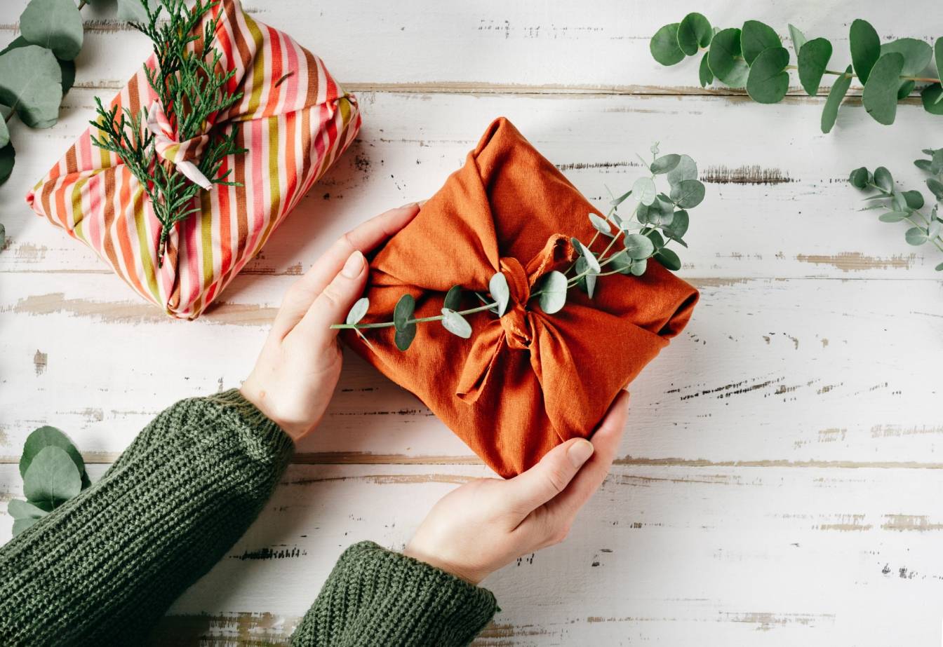 Furoshiki - jak zapakować prezent ekologicznie z wykorzystaniem tkanin?