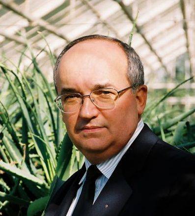 Dr n. farm. Jerzy Jambor, specjalista II stopnia w zakresie zielarstwa.