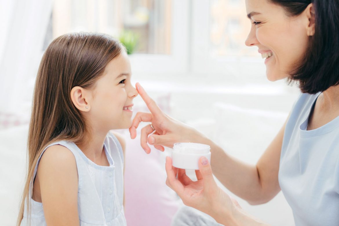 Jak wybrać bezpieczne kosmetyki dla dzieci?