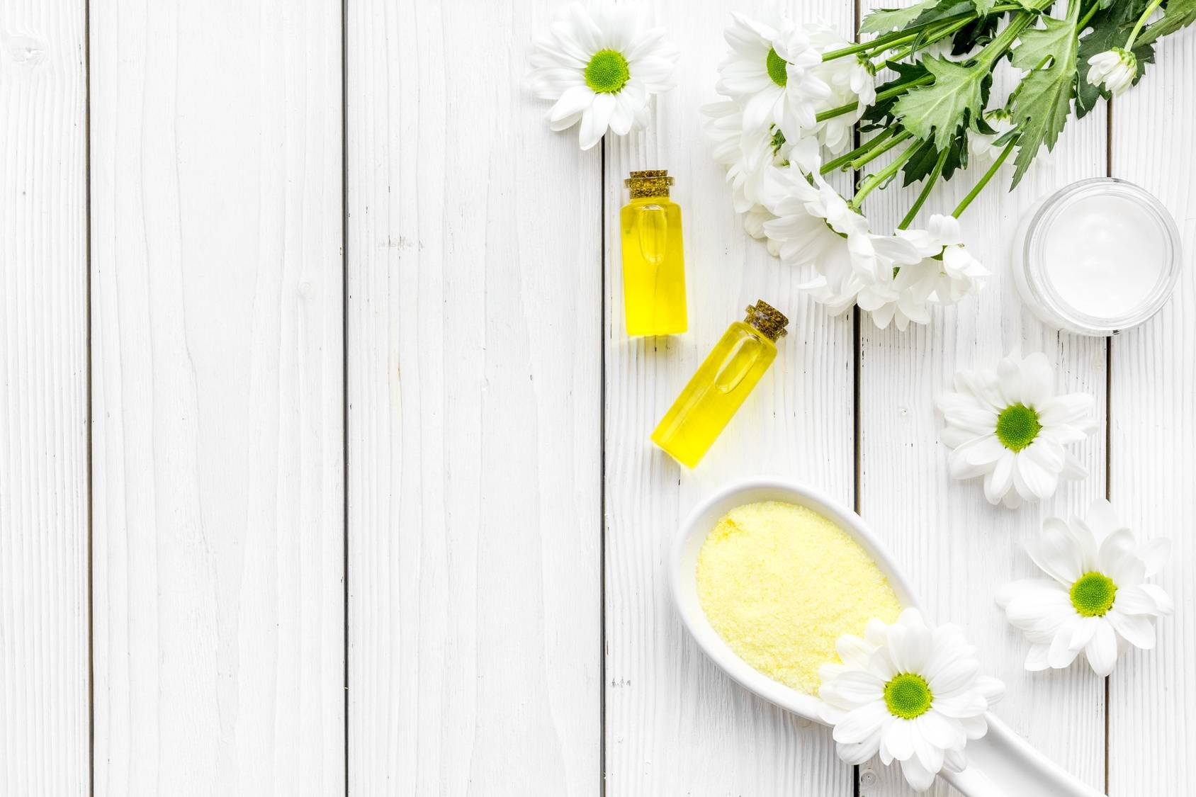 Kosmetyki naturalne, organiczne, hipoalergiczne. Kiedy kosmetyk nie uczula?