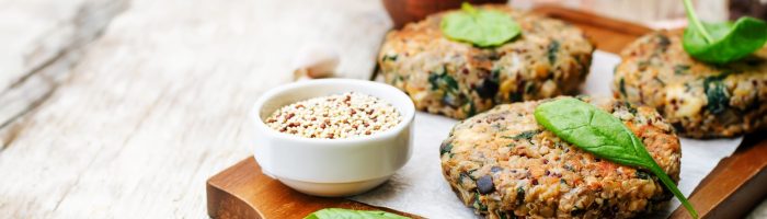 Sprawdź przepisy na dania wegańskie np. kotlet wegański do burgera.
