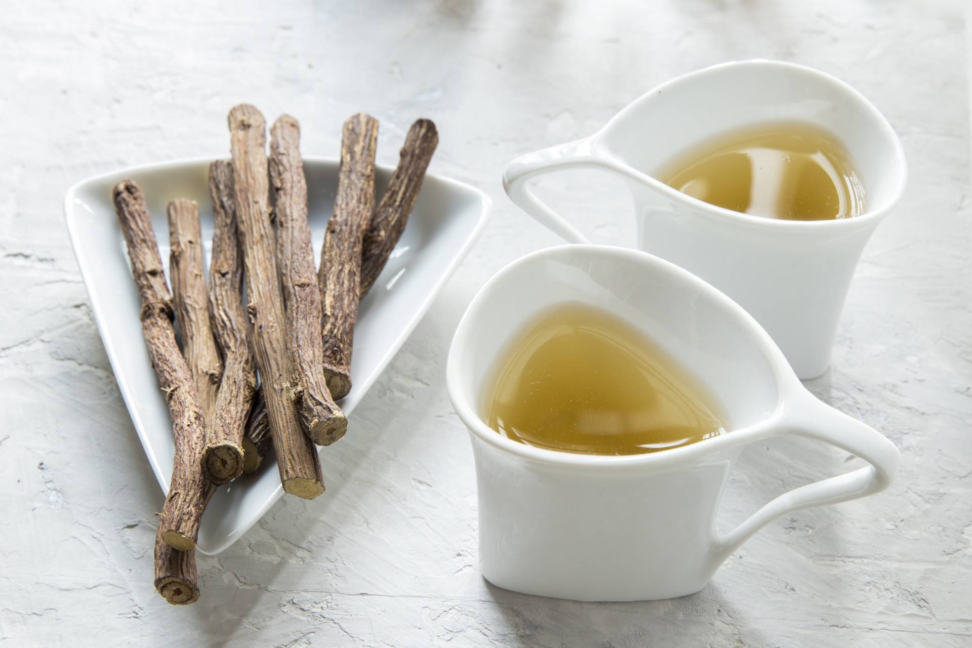Herbata z lukrecji - czy pomaga w leczeniu koronawirusa?
