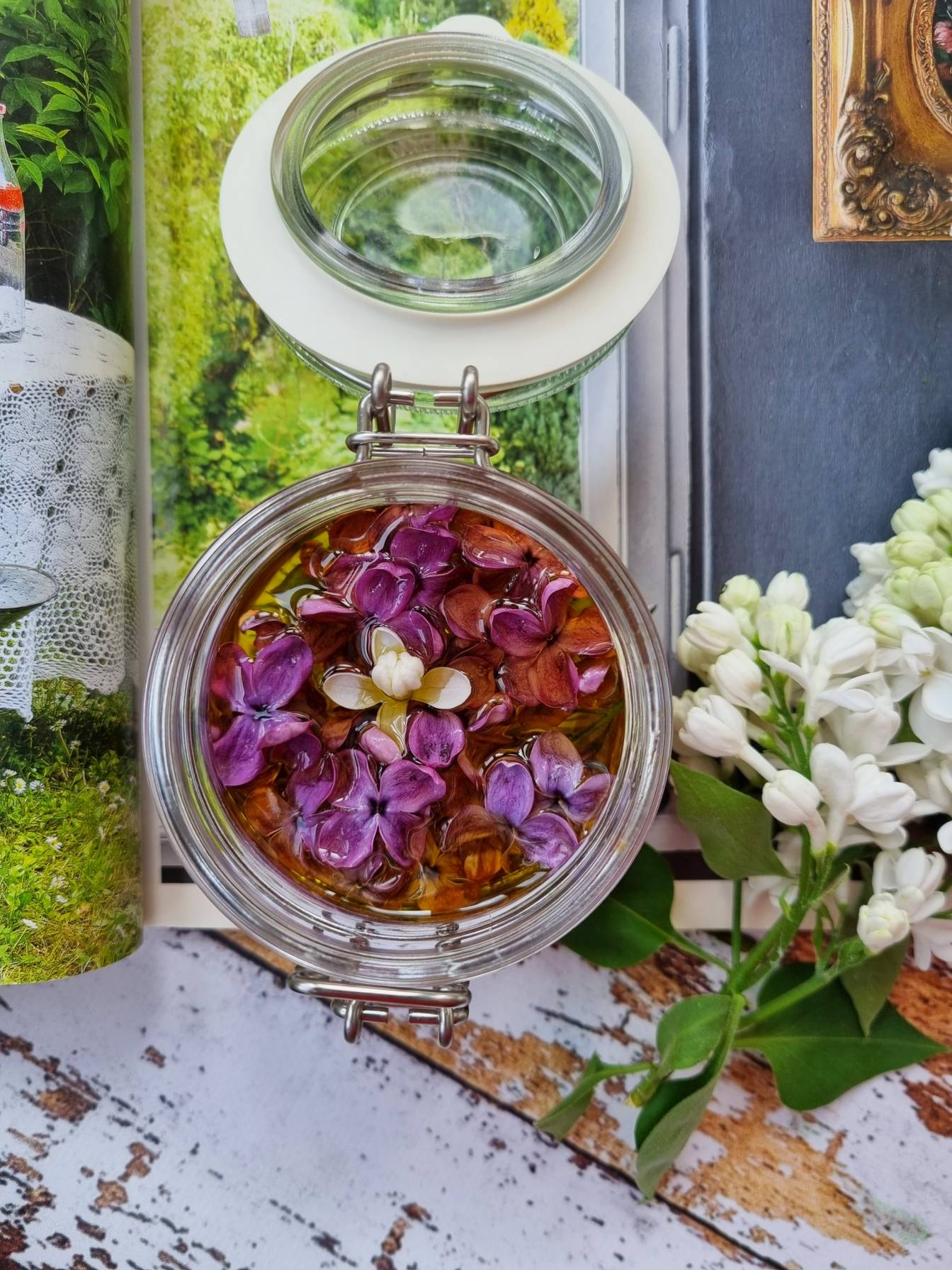 Oliwa lilakowa - przepis na oliwę z lilaka pospolitego Agnieszki Żelazko.