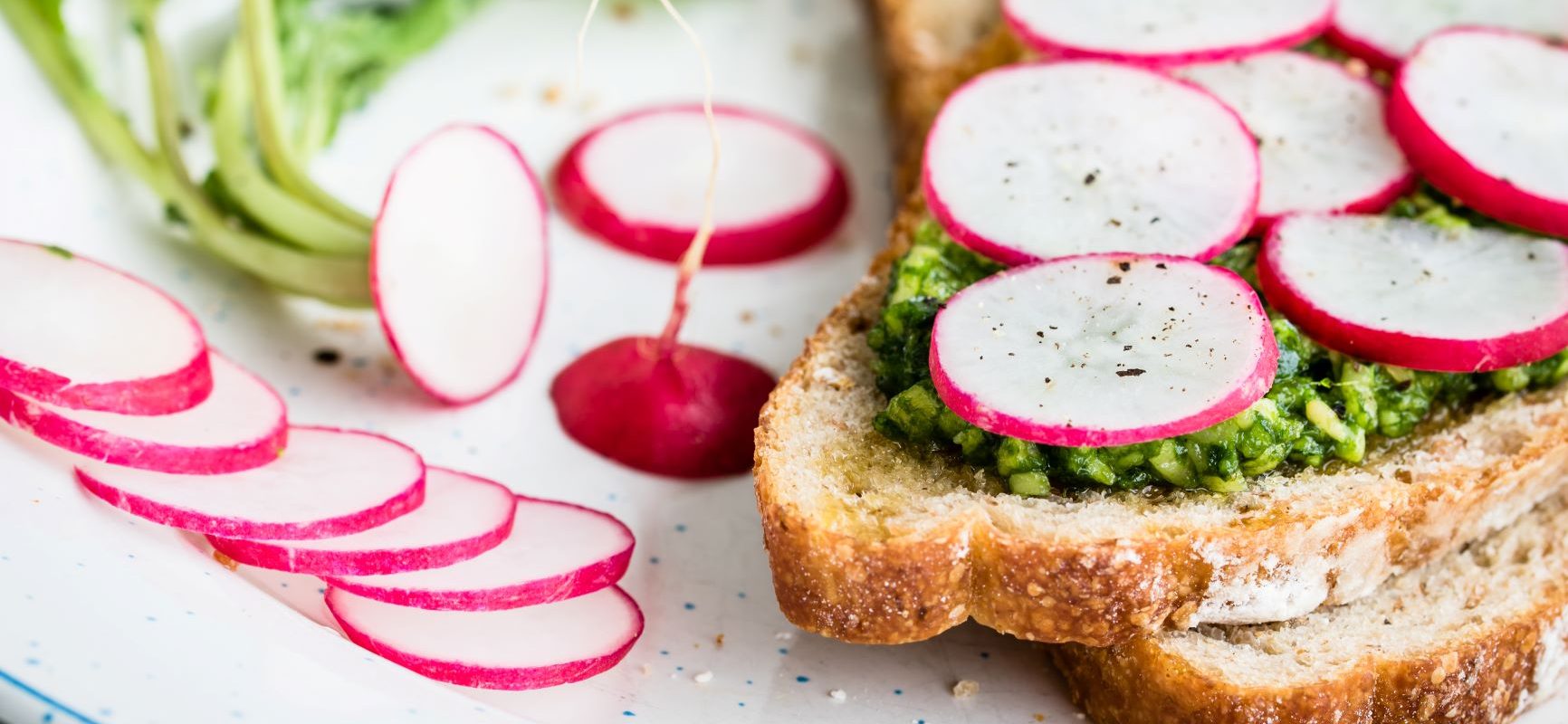 Przepis na pesto z liści rzodkiewki.