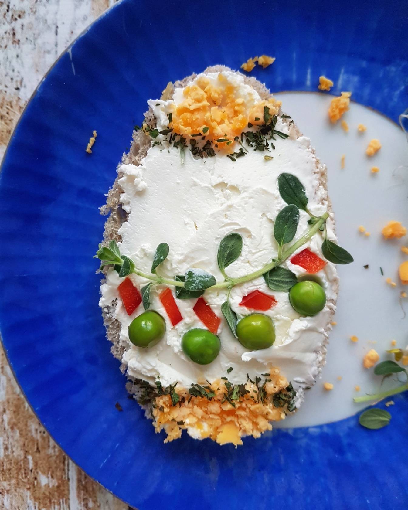 Kolorowe pisanki z pastami warzywnymi - przepisy na święta wielkanocne Agnieszki Żelazko.