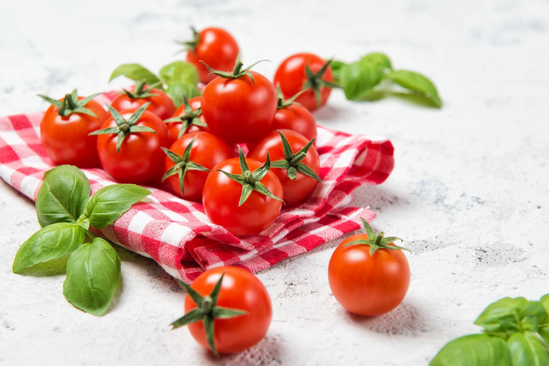 Pomidorki koktajlowe - dlaczego warto jeść pomidory?
