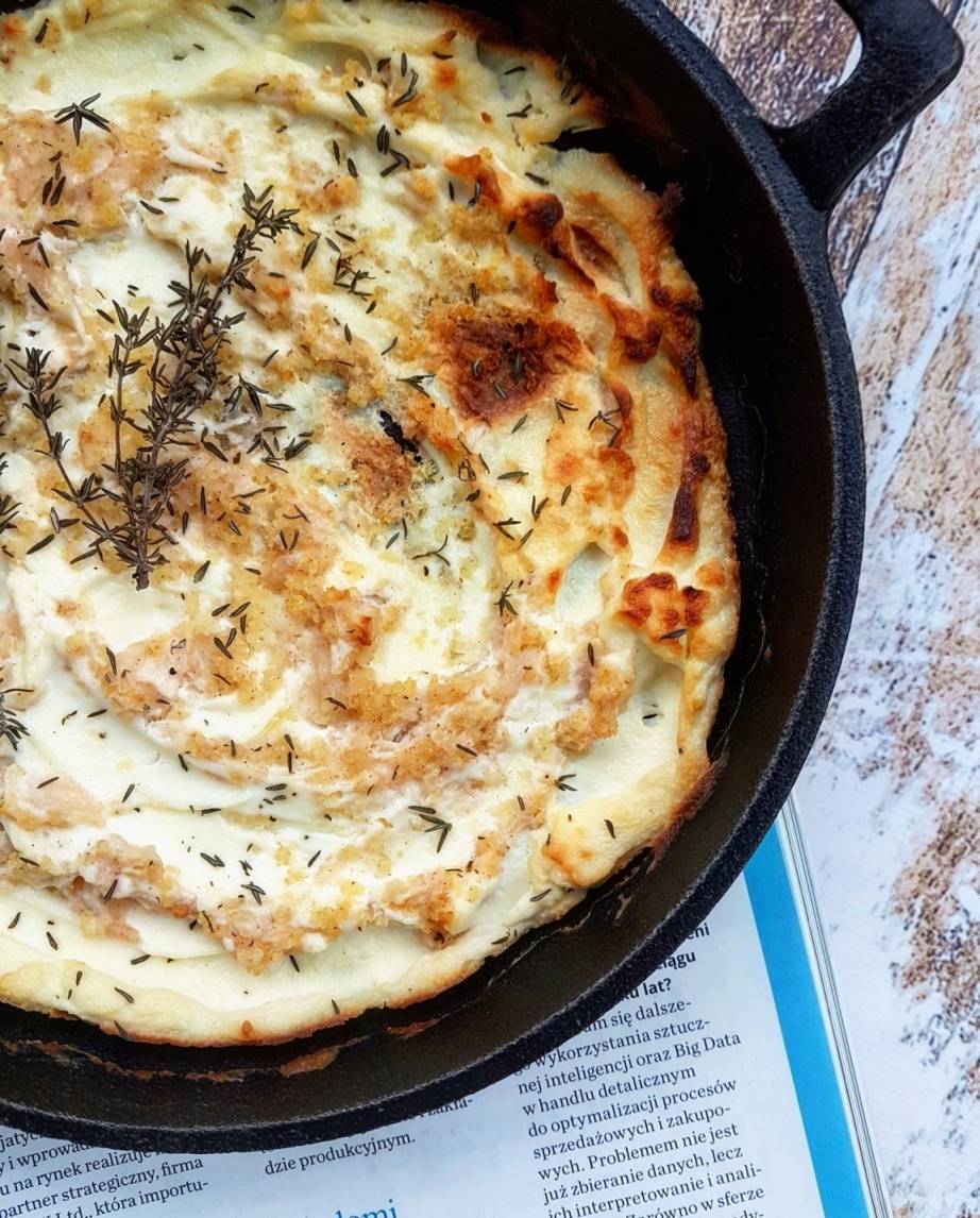 Ricotta zapiekana z kaszą jaglaną i tymiankiem. Przepisy z kaszą jaglaną Agnieszki Żelazko.