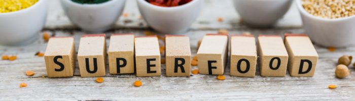 Czy superfood to superżywność czy supermarketing? Sprawdź, które produkty superfoods są warte uwagi.