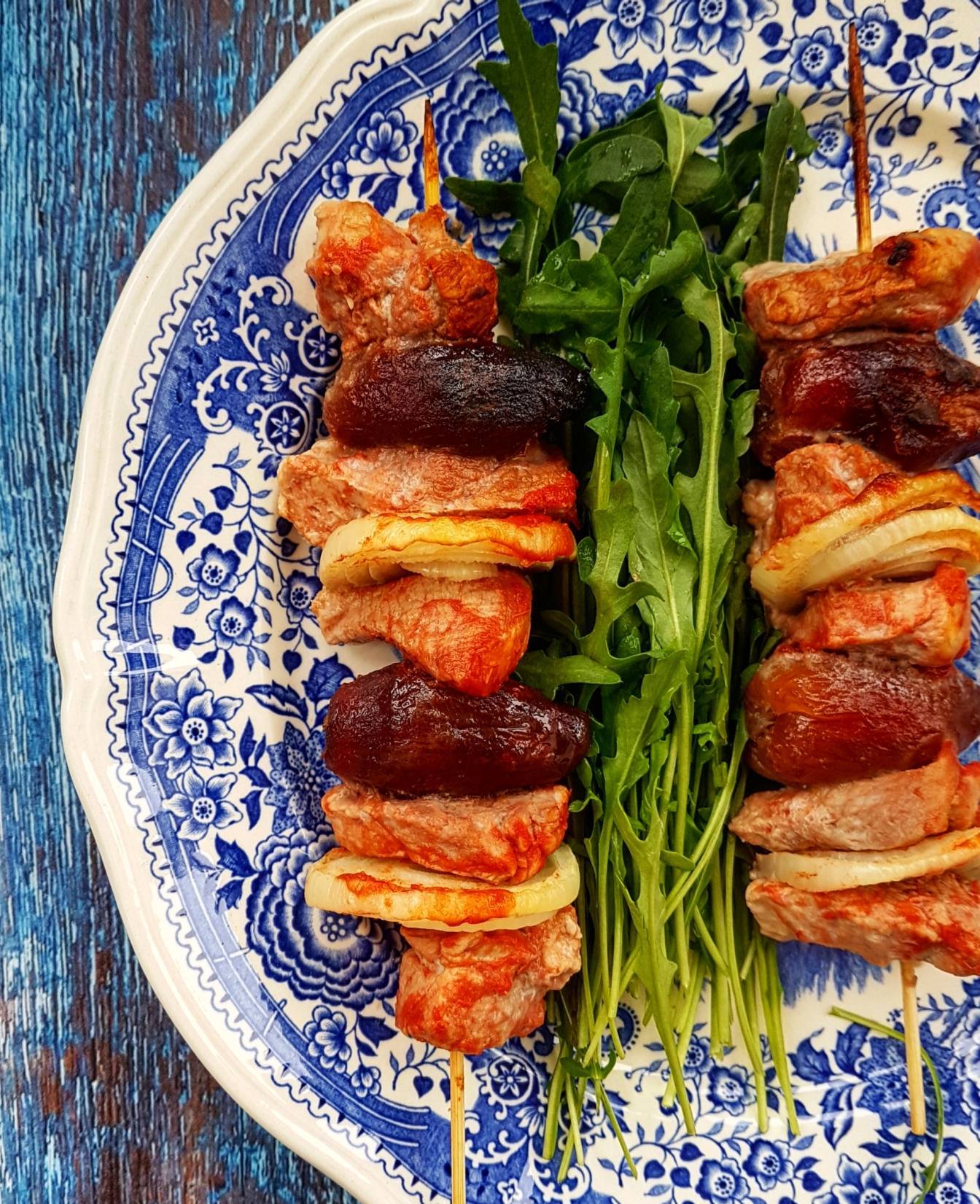 Szaszłyki z daktylami Medjoon - przepisy Agnieszki Żelazko.