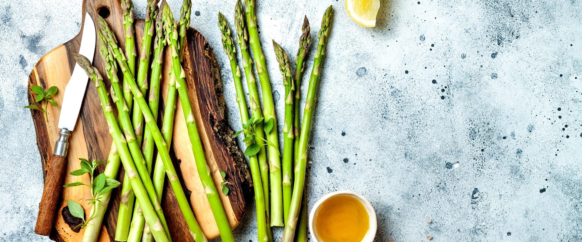 Szparagi dobre na obrzęki - przepis na szparagi.