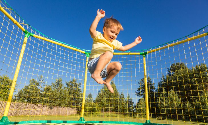 Trampolina dla dzieci - kupić czy nie?