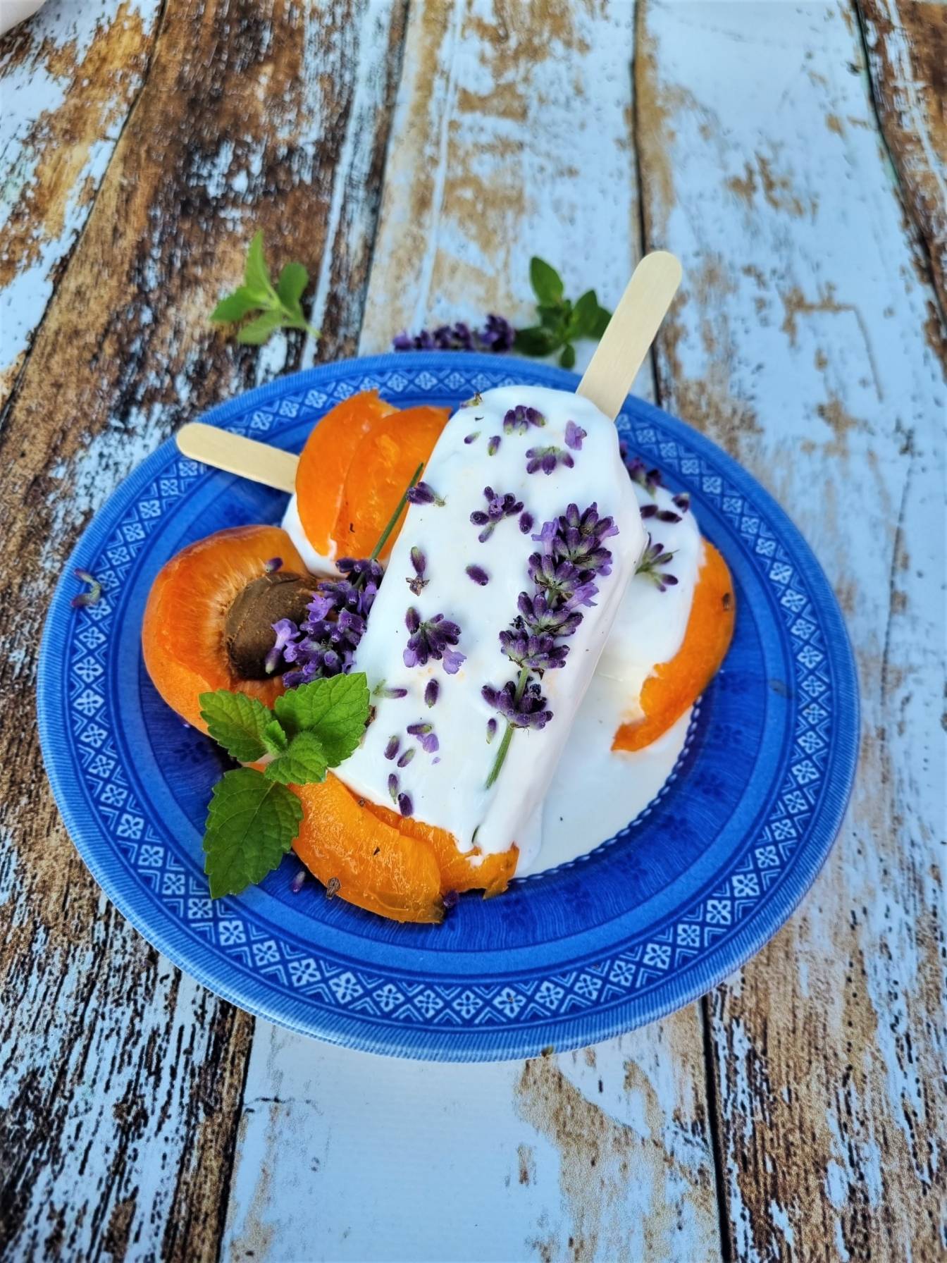 Wegańskie lody kokosowe z lawendą - przepisy Agnieszki Żelazko.