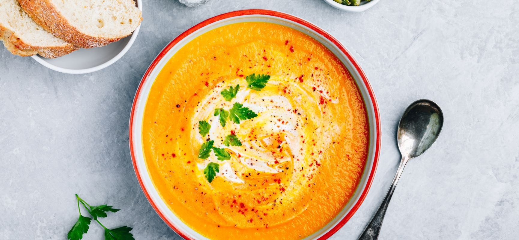 Przepisy na zupy rozgrzewające.